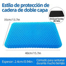 Almohada SitRelief con su funda protectora negra, antideslizante y lavable, lista para ofrecer un asiento ergonómico y soporte postural en cualquier lugar, desde la oficina hasta el hogar.