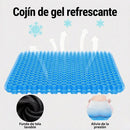 Detalle del gel transpirable de la almohada SitRelief, destacando su tecnología honeycomb que previene el calor, promoviendo bienestar al sentarse y una experiencia fresca para el usuario.